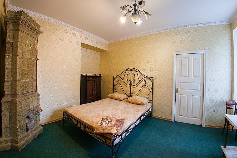 Historic Apartment Near Rynor Square Lviv Exterior photo